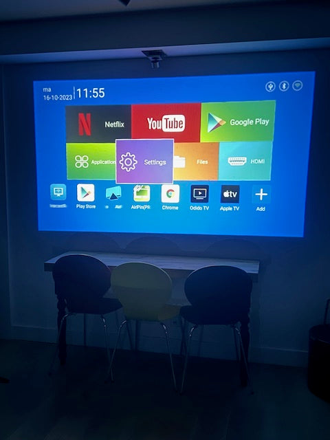 CineMate® Smart Projector